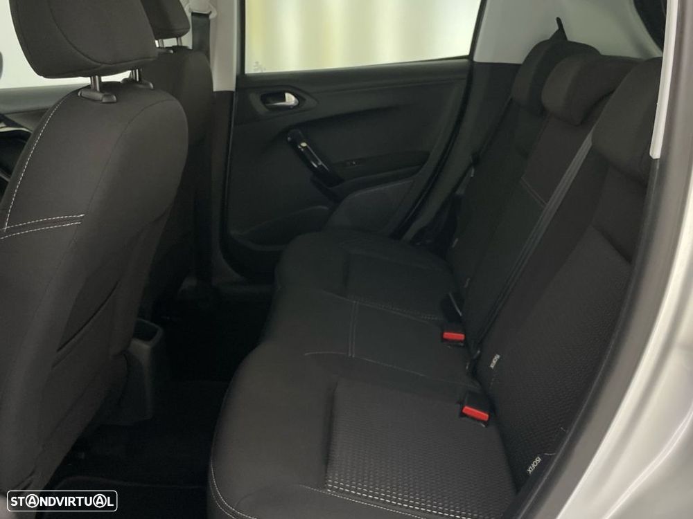 Peugeot 208 1.2 PureTech Active - 12