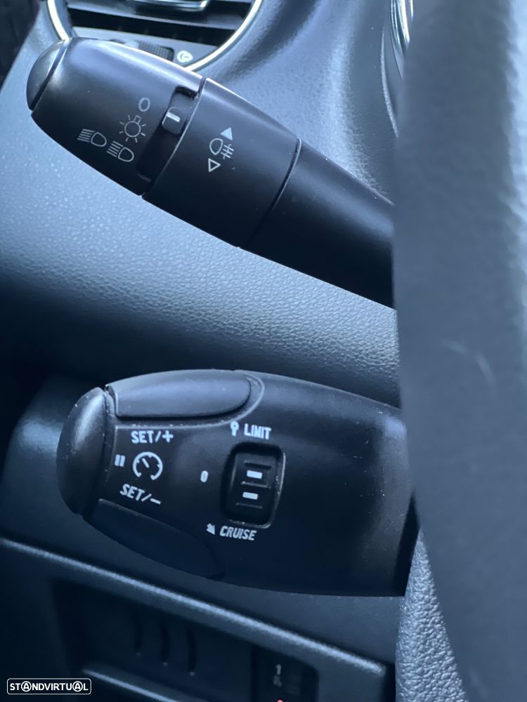 Peugeot 3008 1.6 HDi Allure J18 - 12