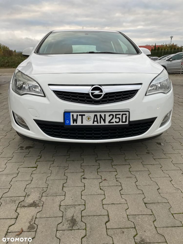 Opel Astra 1.4 EcoFLEX Cosmo - 3