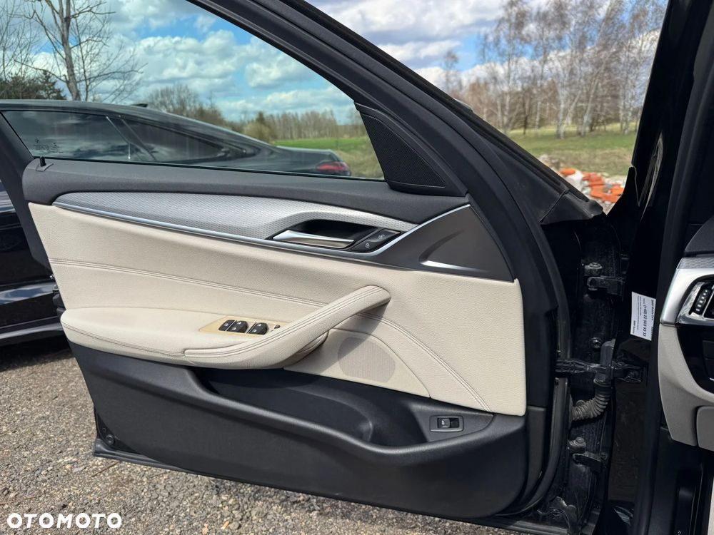 BMW Seria 5 520d xDrive - 8