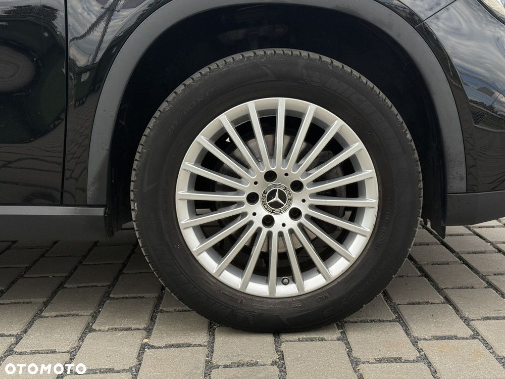 Mercedes-Benz GLA 180 7G-DCT - 13