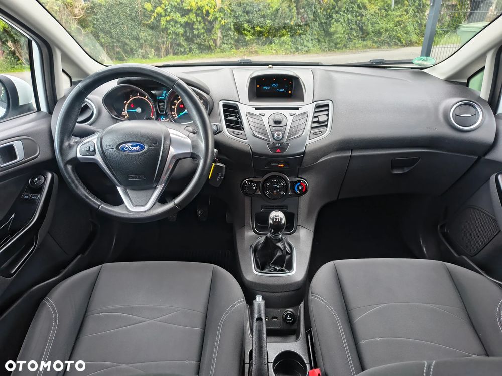Ford Fiesta 1.25 Celebration - 30