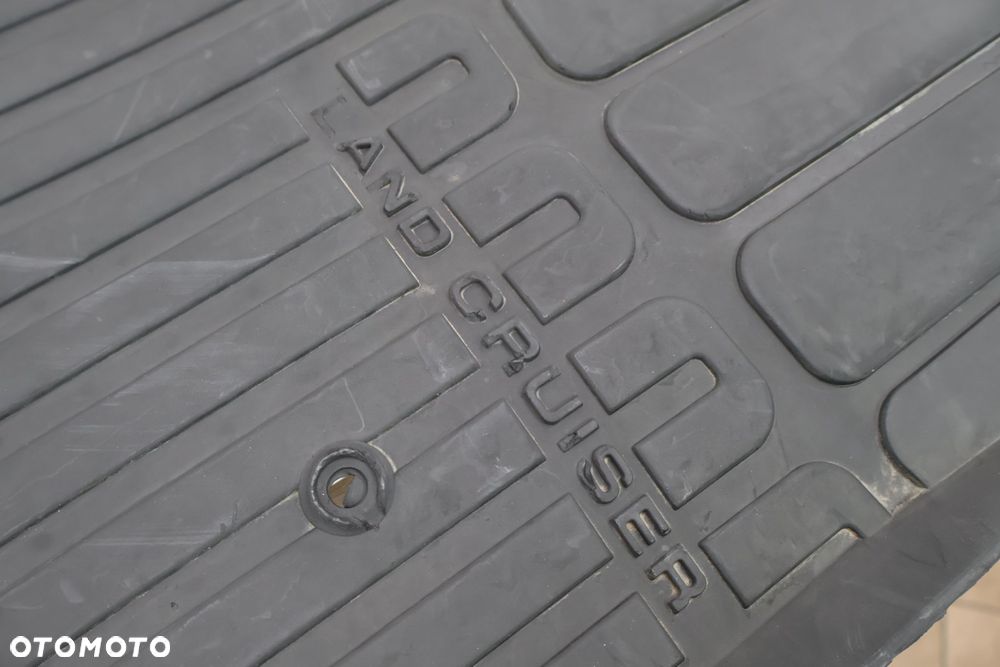 TOYOTA LAND CRUISER 200 08-11 DYWANIKI GUMOWE - 10
