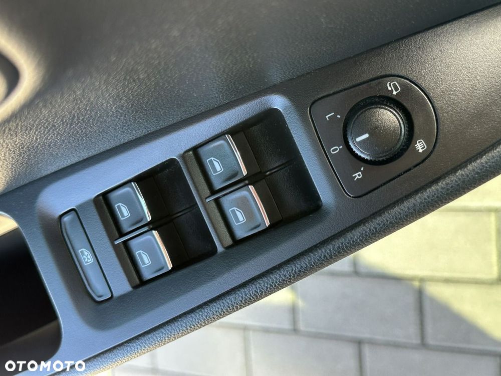 Seat Leon Sportstourer 2.0 TDI FR S&S DSG - 25