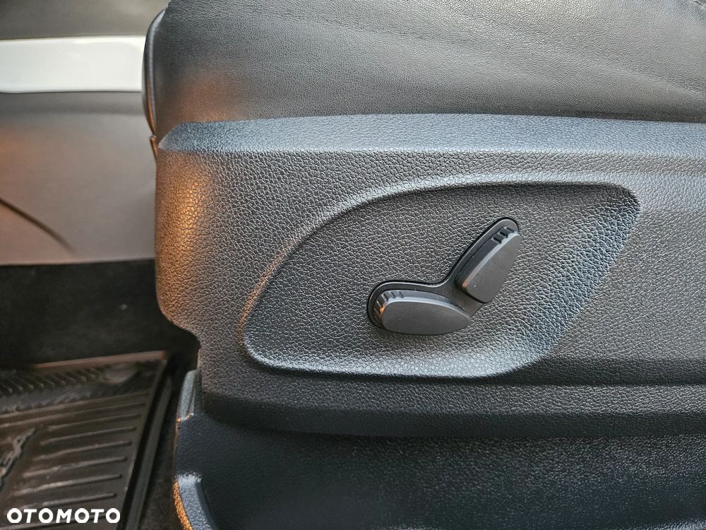 Ford Kuga 2.0 TDCi Individual MPS6 - 31