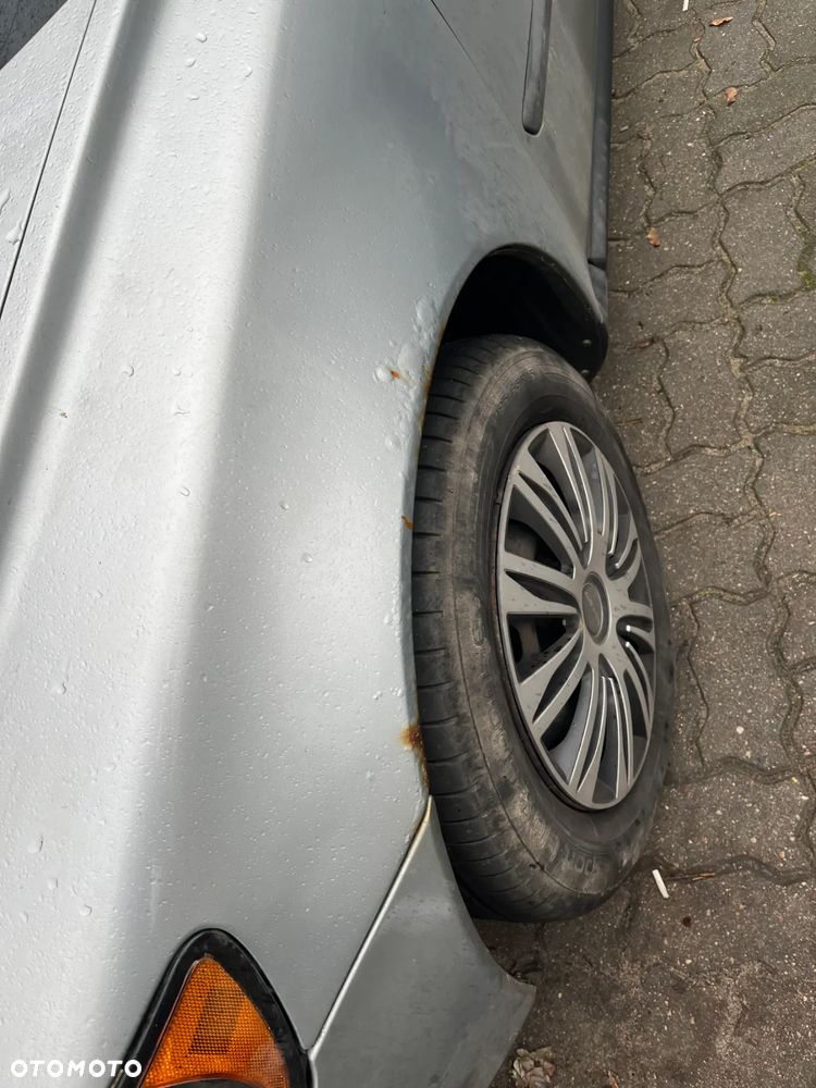 Volvo S40 1.8 Momentum - 3