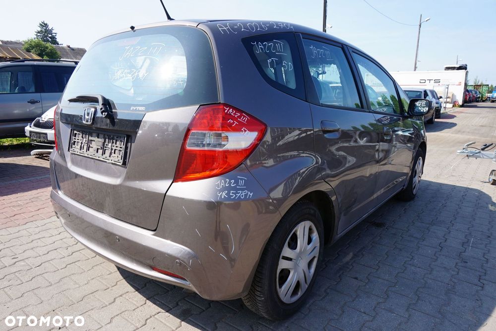 HONDA JAZZ III LIFT 5D HB 2011 YR578M 1.4 16V L13Z2 100KM SZARY na części - 5