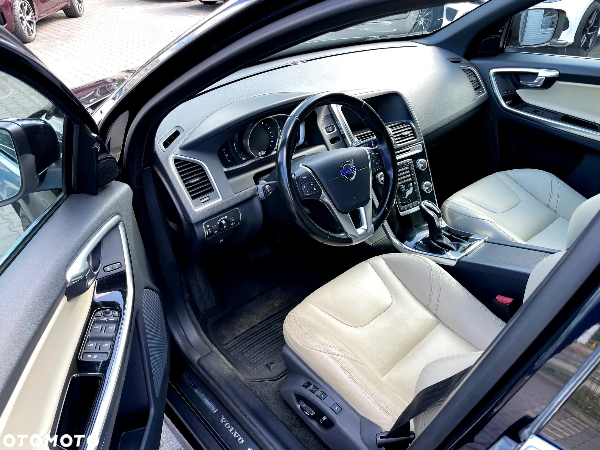 Volvo XC 60 T6 AWD Geartronic Summum - 2