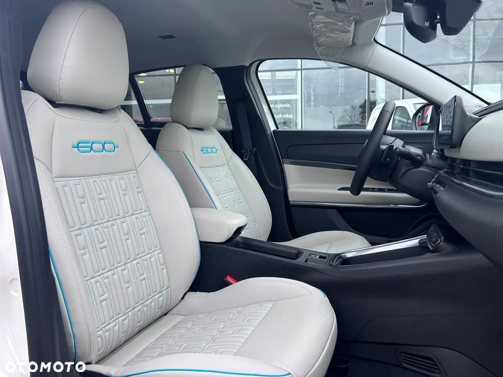 Fiat 600 1.2 Turbo La Prima eDCT - 12