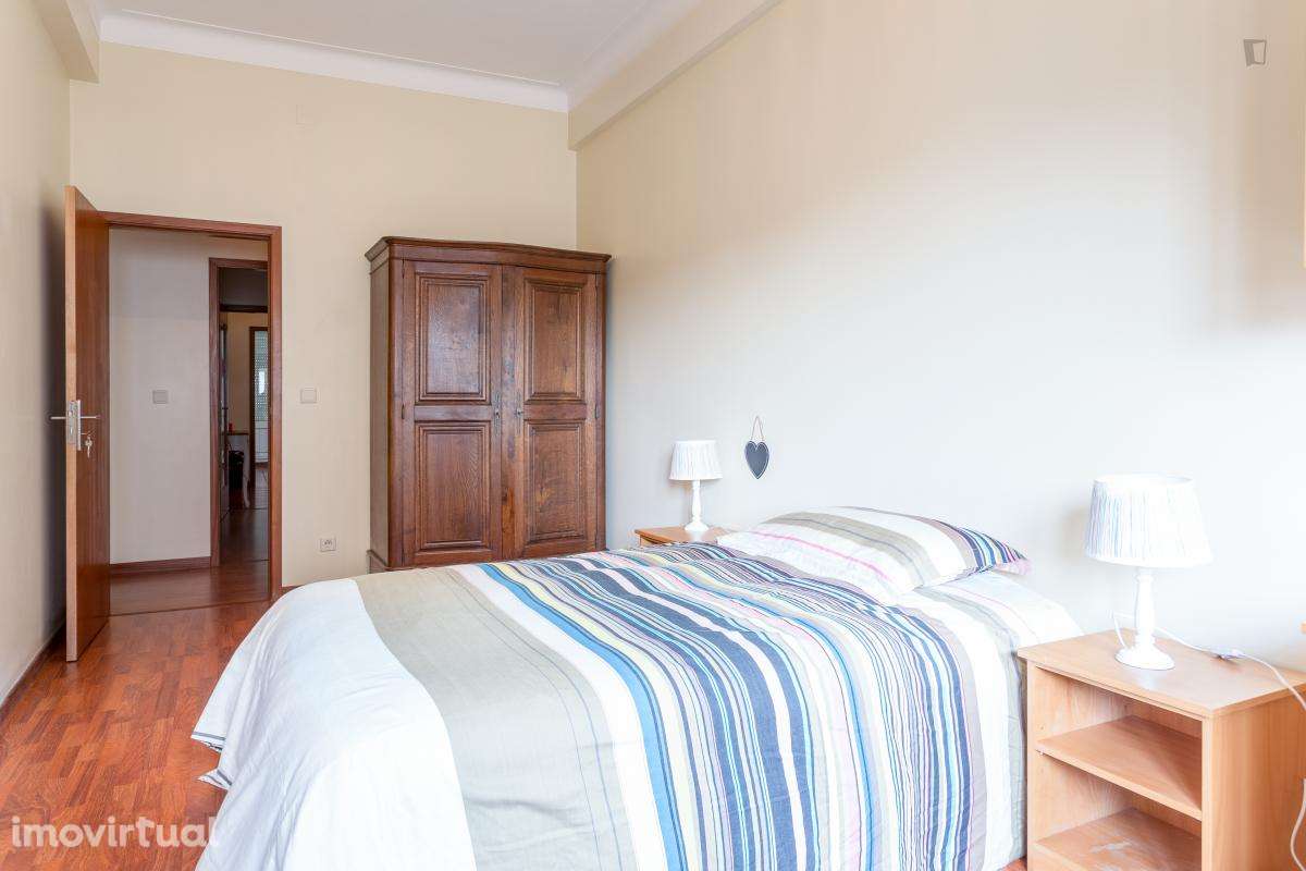 Quarto - localizado em Paranhos Porto - Grande imagem: 3/24