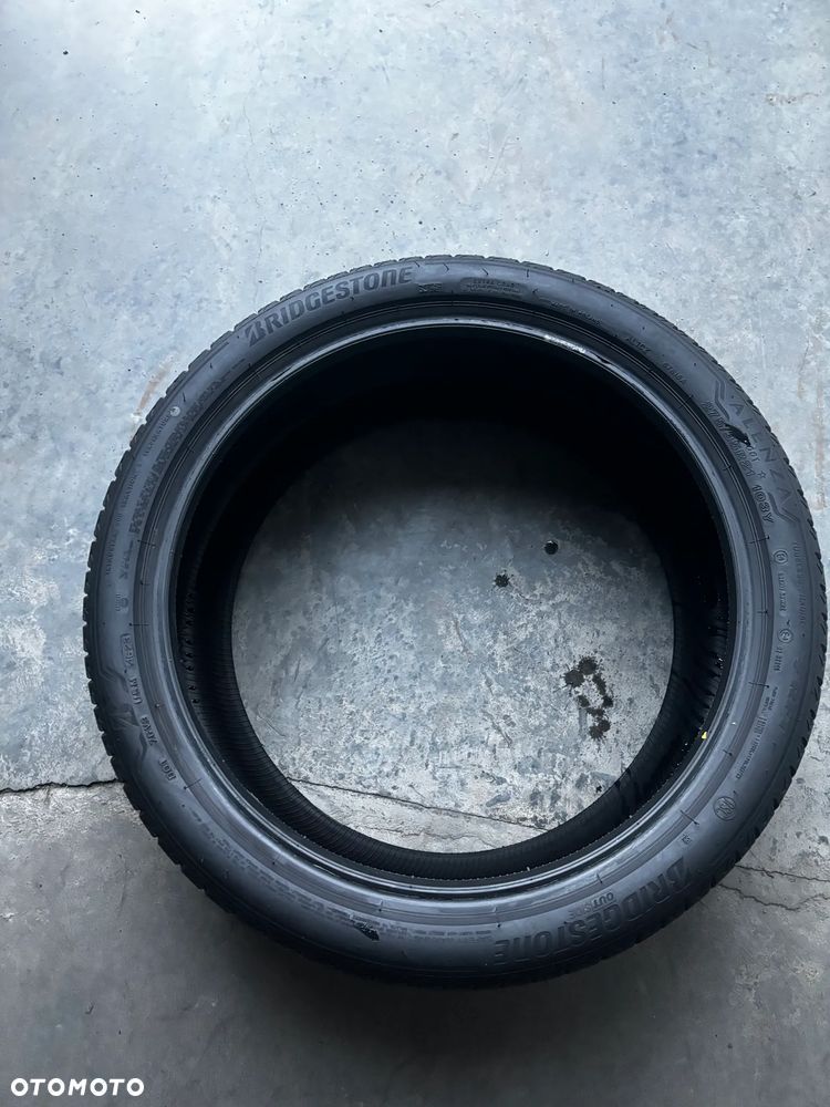 Opony letnie Bridgestone Alenza 001 - 275/35R21 - 3