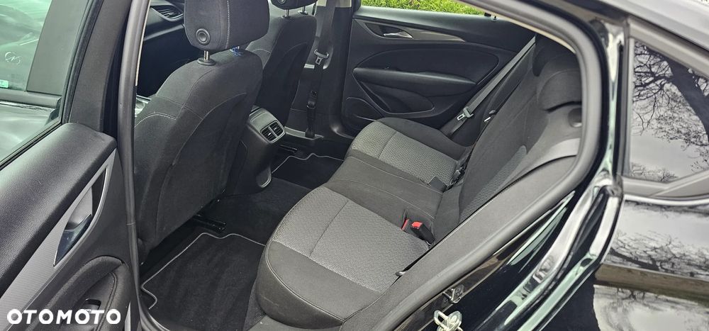 Opel Insignia - 12