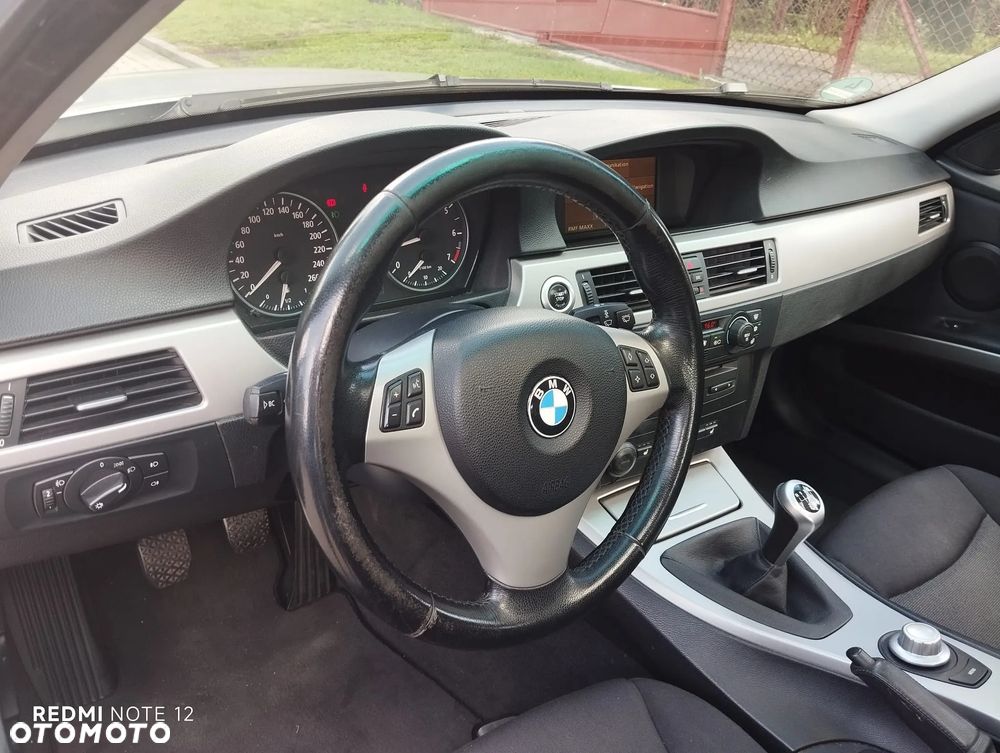 BMW Seria 3 ver-320i - 18