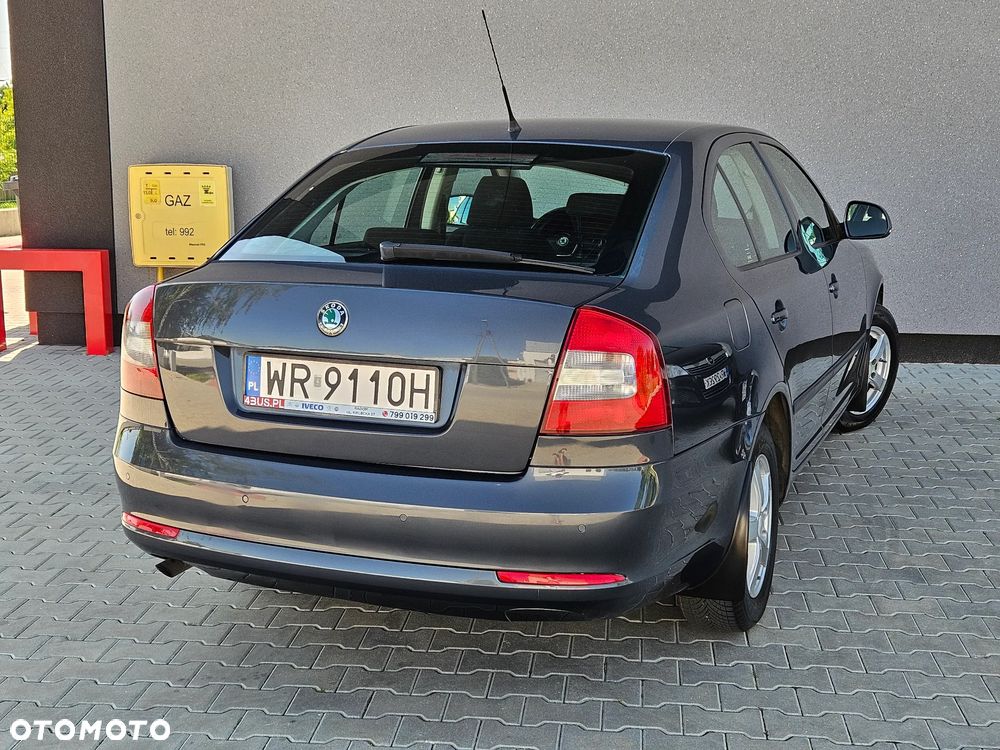 Skoda Octavia 1.6 Ambiente - 3