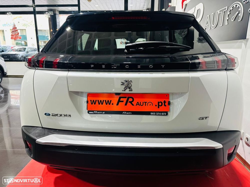 Peugeot e-2008 50 kWh GT - 15