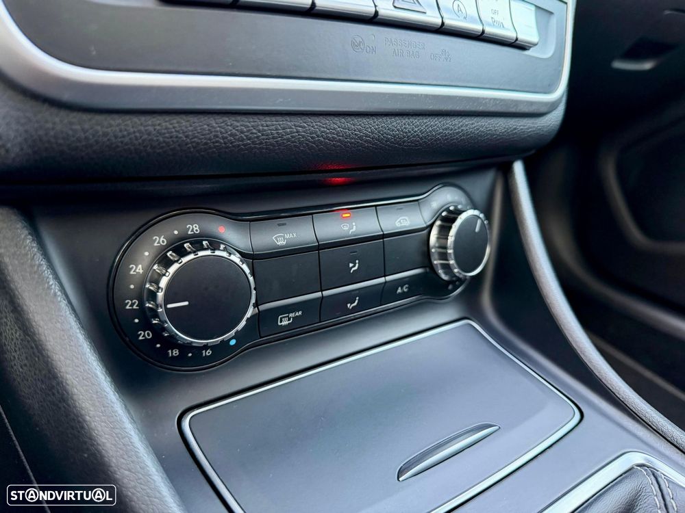 Mercedes-Benz A 180 d AMG Line - 16