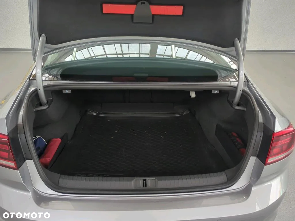 Volkswagen Passat 2.0 TDI EVO Elegance DSG - 25