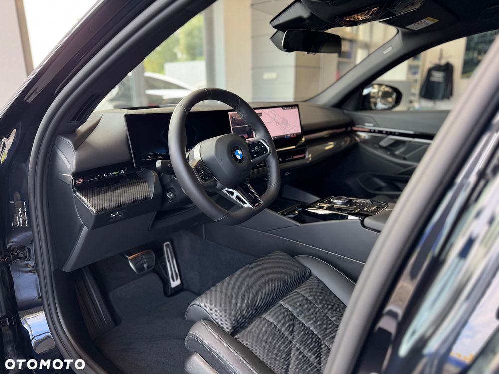 BMW Seria 5 520d xDrive - 14