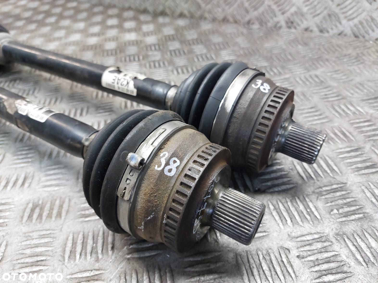 PÓŁOŚ LEWY + PRAWY PRZÓD 5B AUDI A4 B6 1.6 8V 8E0407271AE 8E0407272AE - 2
