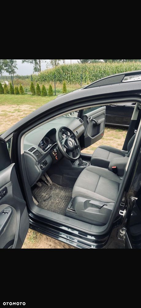 Volkswagen Touran - 5