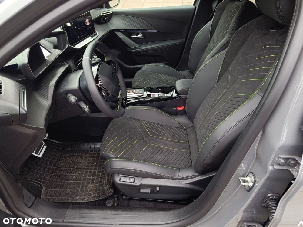 Peugeot 208 - 13