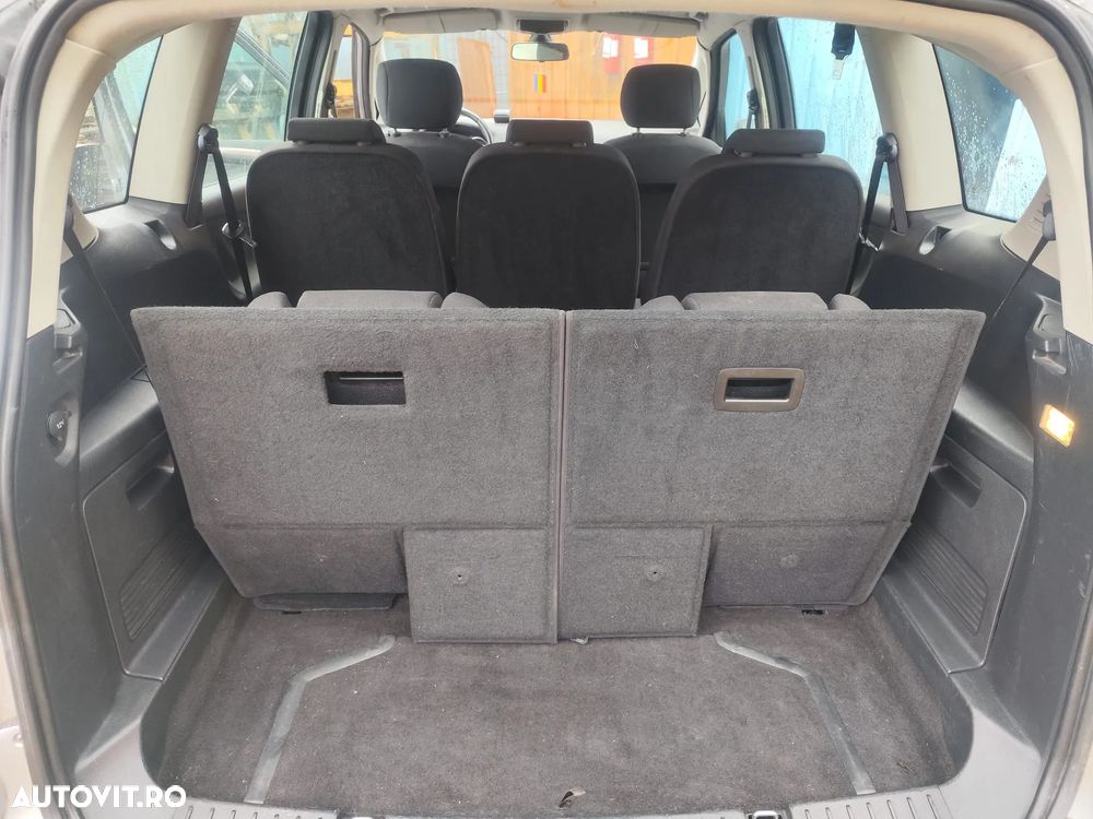 Ford S-Max 2.0 TDCi DPF Champions Edition - 14