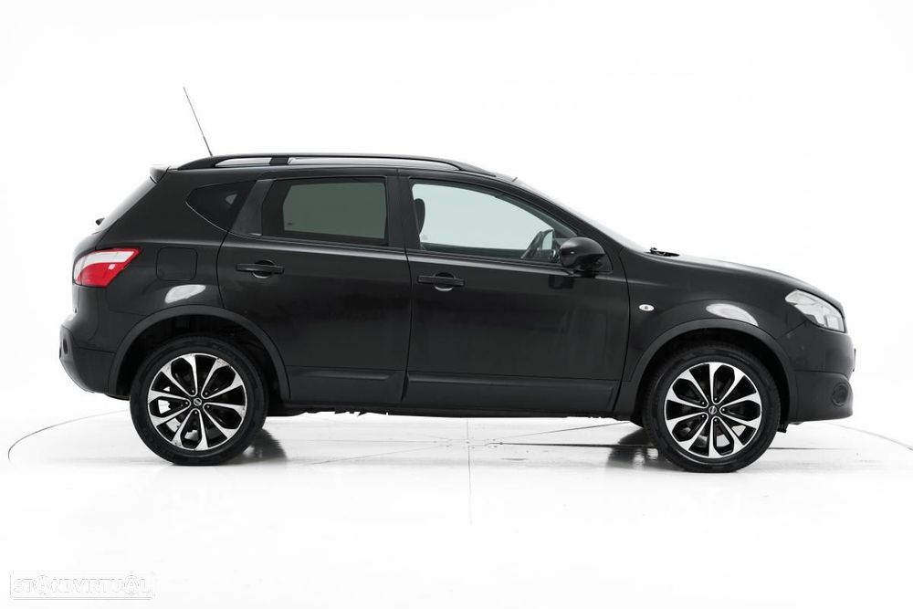 Nissan Qashqai - 2