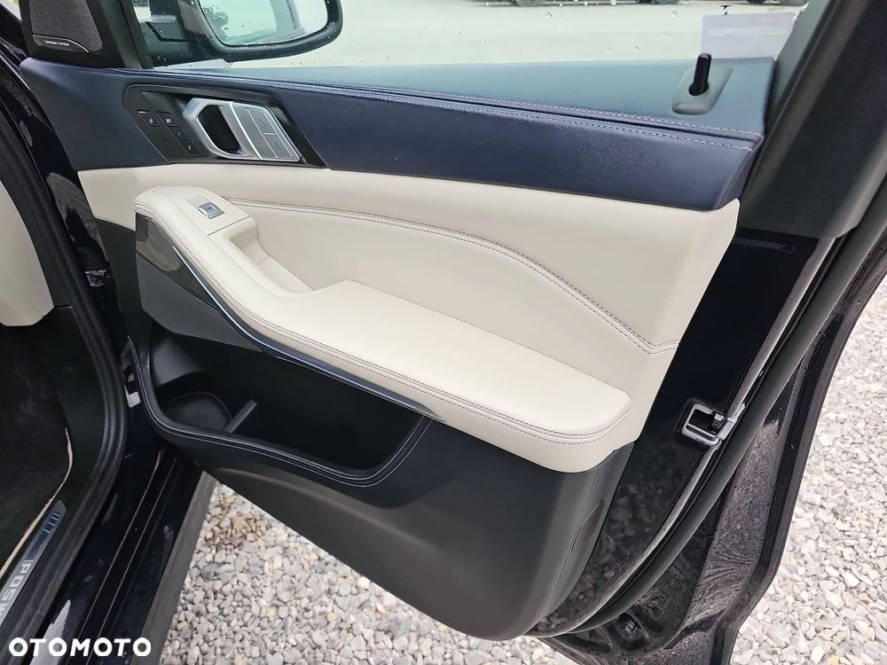 BMW X7 - 21