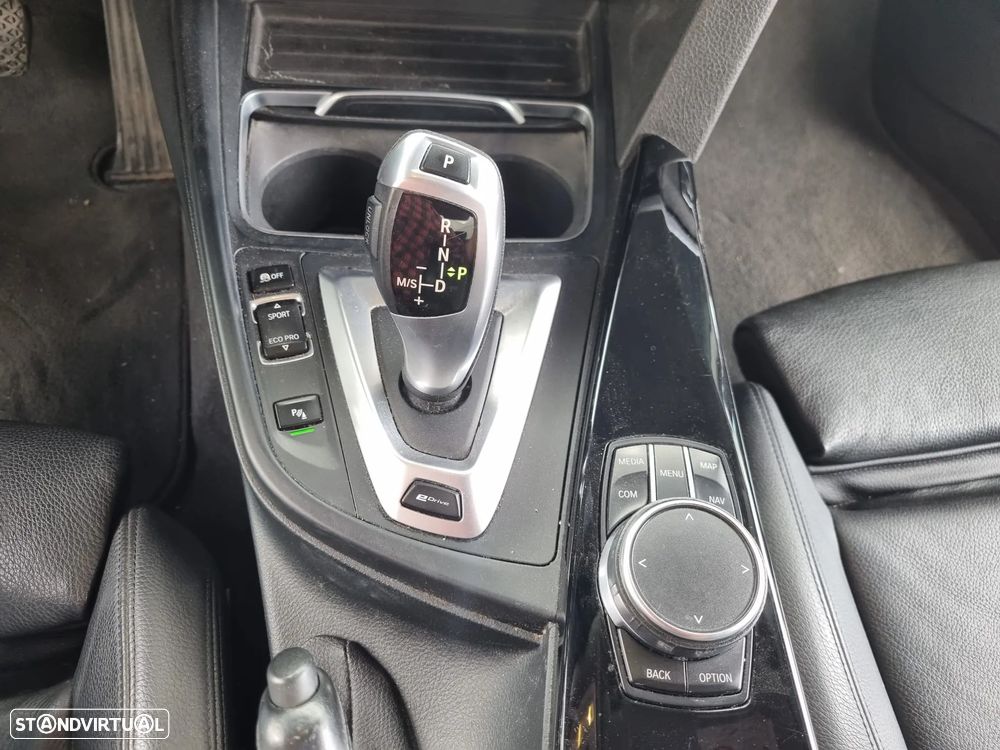 BMW 330 e iPerformance Line Luxury - 21