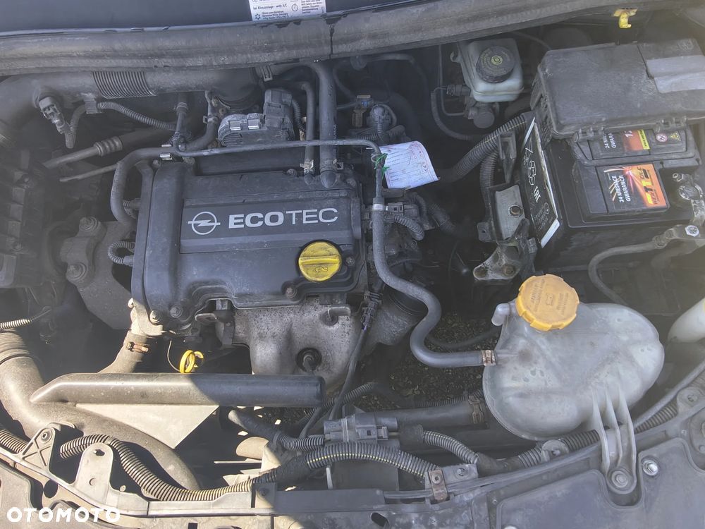 Opel Corsa 1.0 12V Essentia - 8