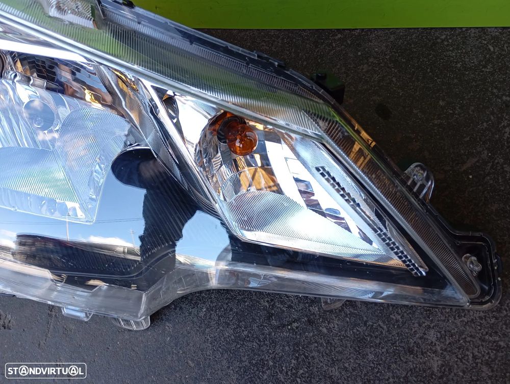 MITSUBISHI SPACE STAR 2020 FAROL DA FRENTE - FF606 FF607 - 8