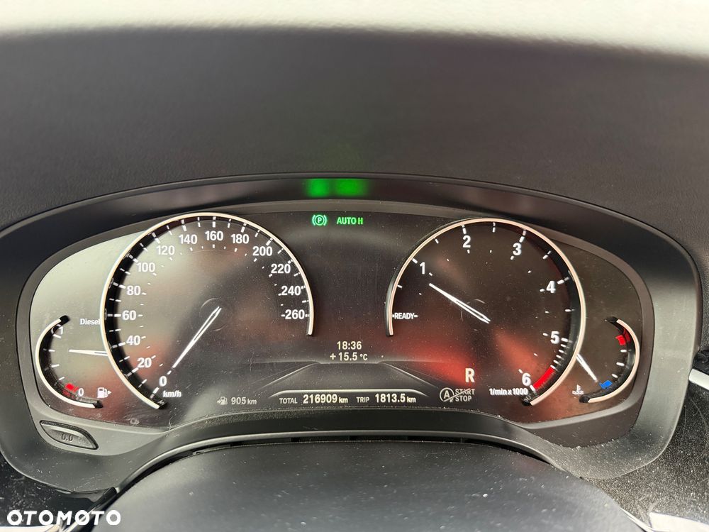 BMW Seria 5 520d xDrive - 16