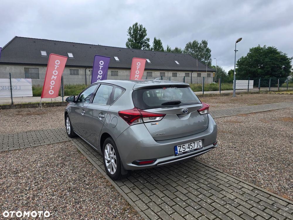 Toyota Auris Hybrid 135 Premium - 8