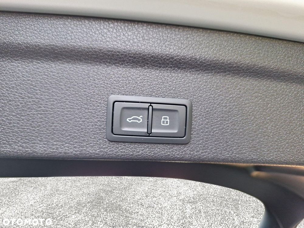 Audi Q3 RS S tronic - 36