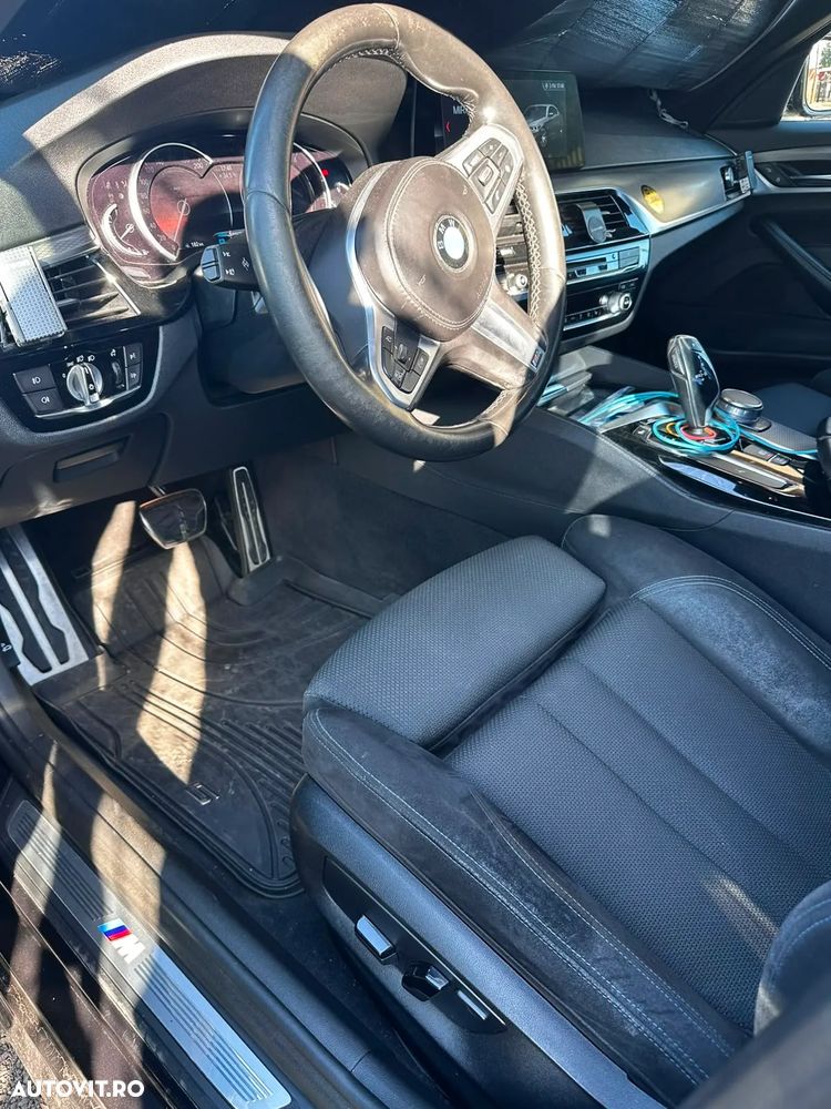BMW Seria 5 520i AT - 9