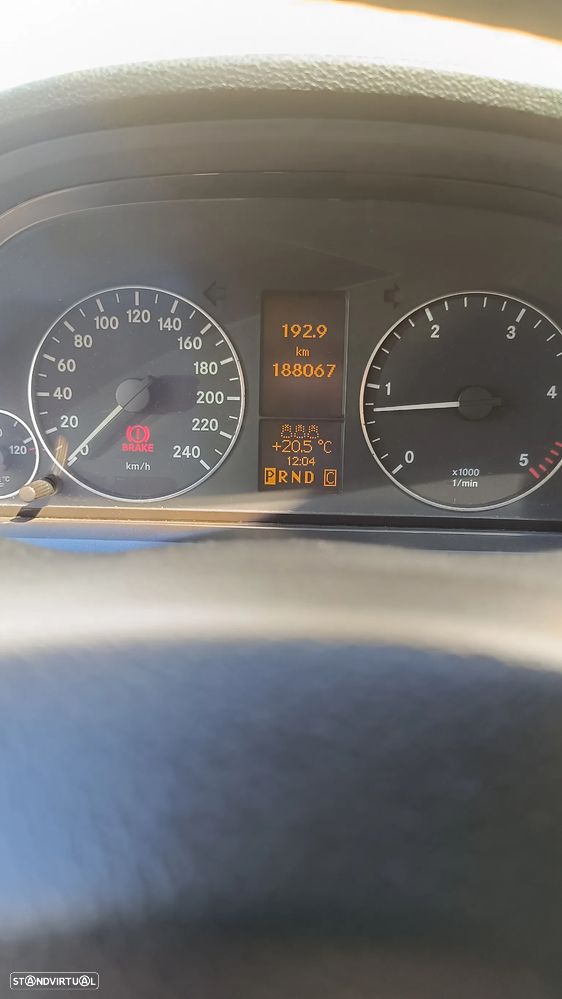 Mercedes-Benz A 180 CDI Elegance Automatic - 12