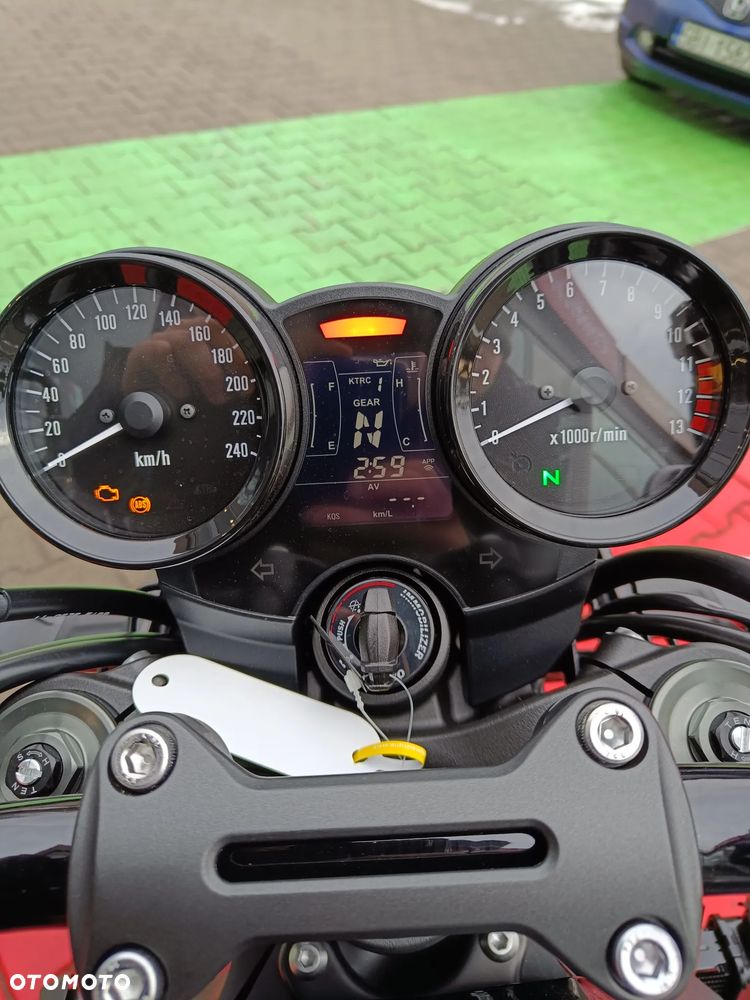 Kawasaki Z 900 RS - 8