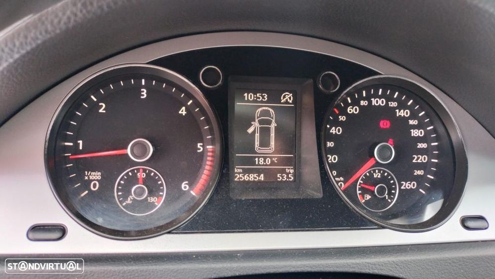 VW Passat 1.6 TDI BlueMotion - 9