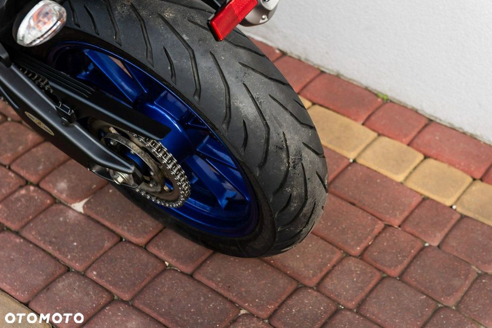 Yamaha MT - 8