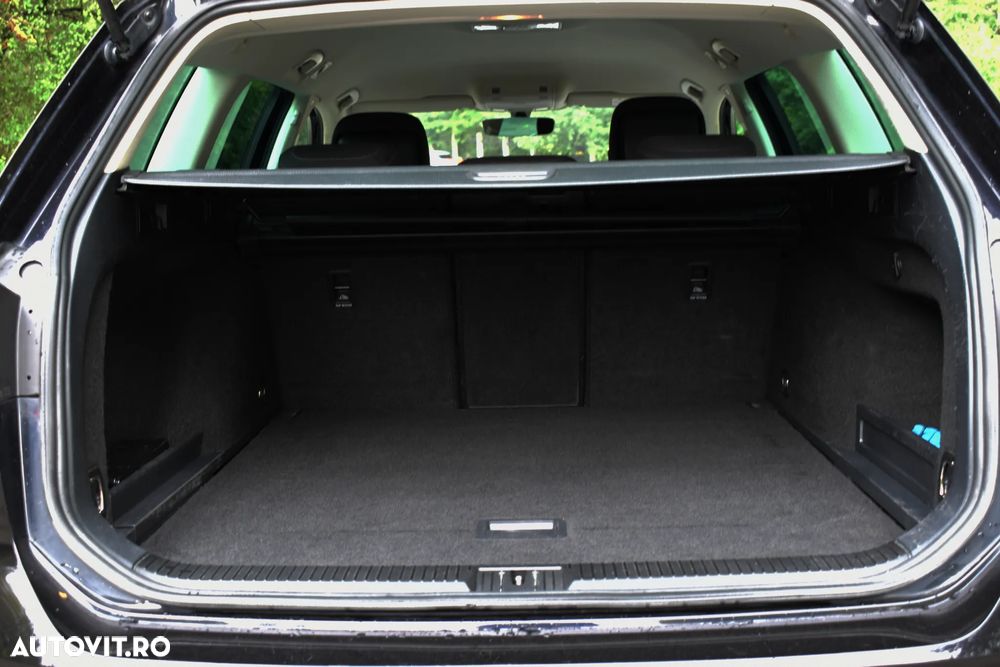 Volkswagen Passat Variant 2.0 TDI (BlueMotion Technology) Highline - 19