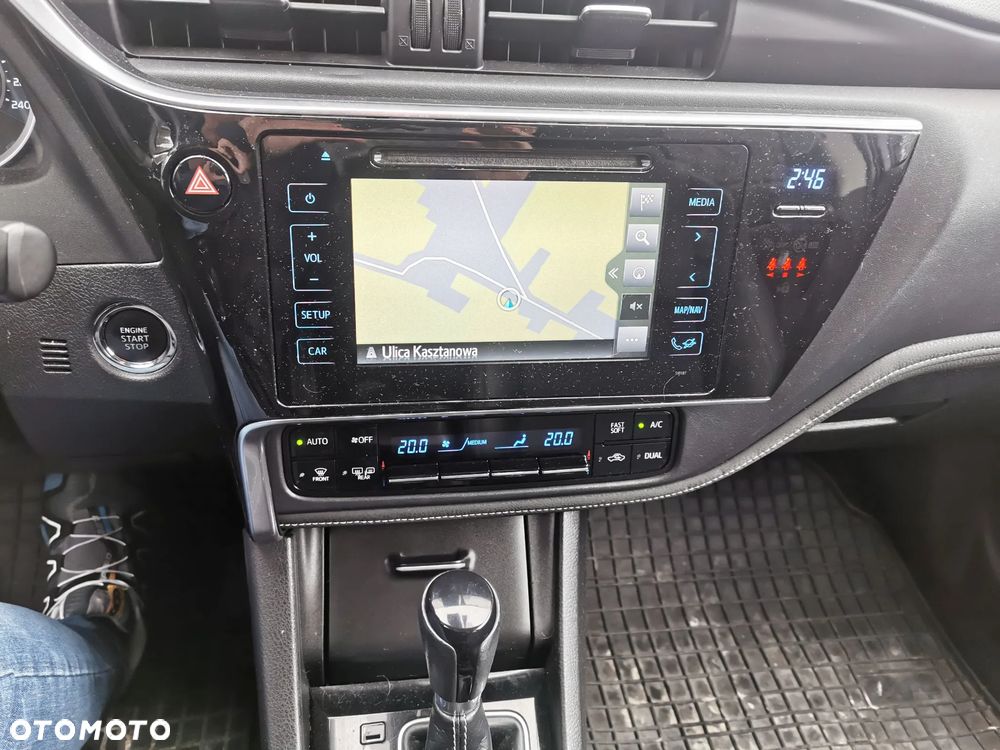 Toyota Corolla 1.6 Executive MS - 15