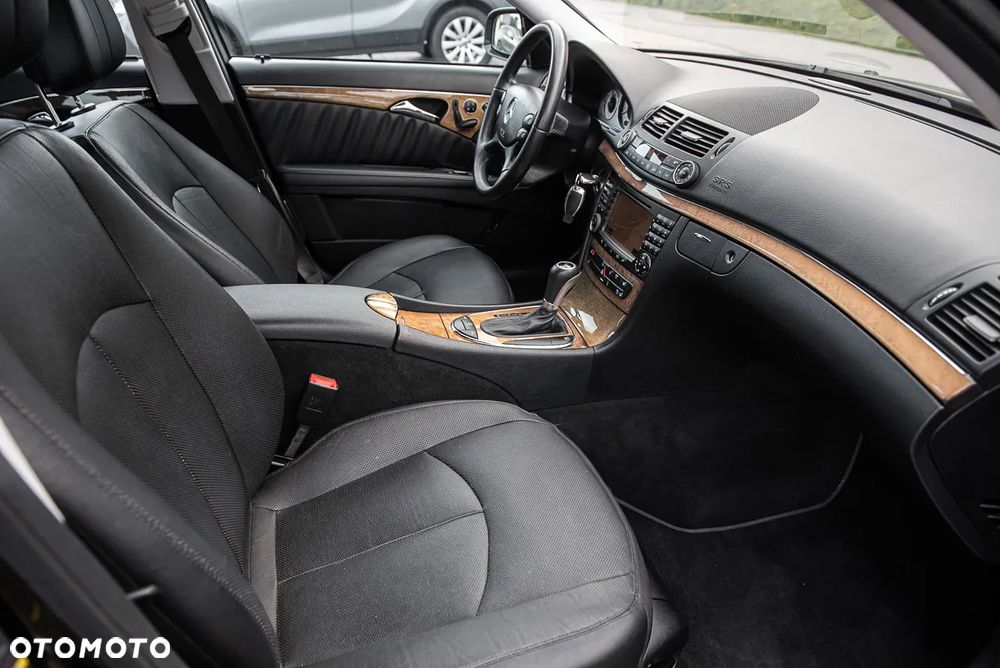 Mercedes-Benz Klasa E 320 CDI 4-Matic Avantgarde - 33