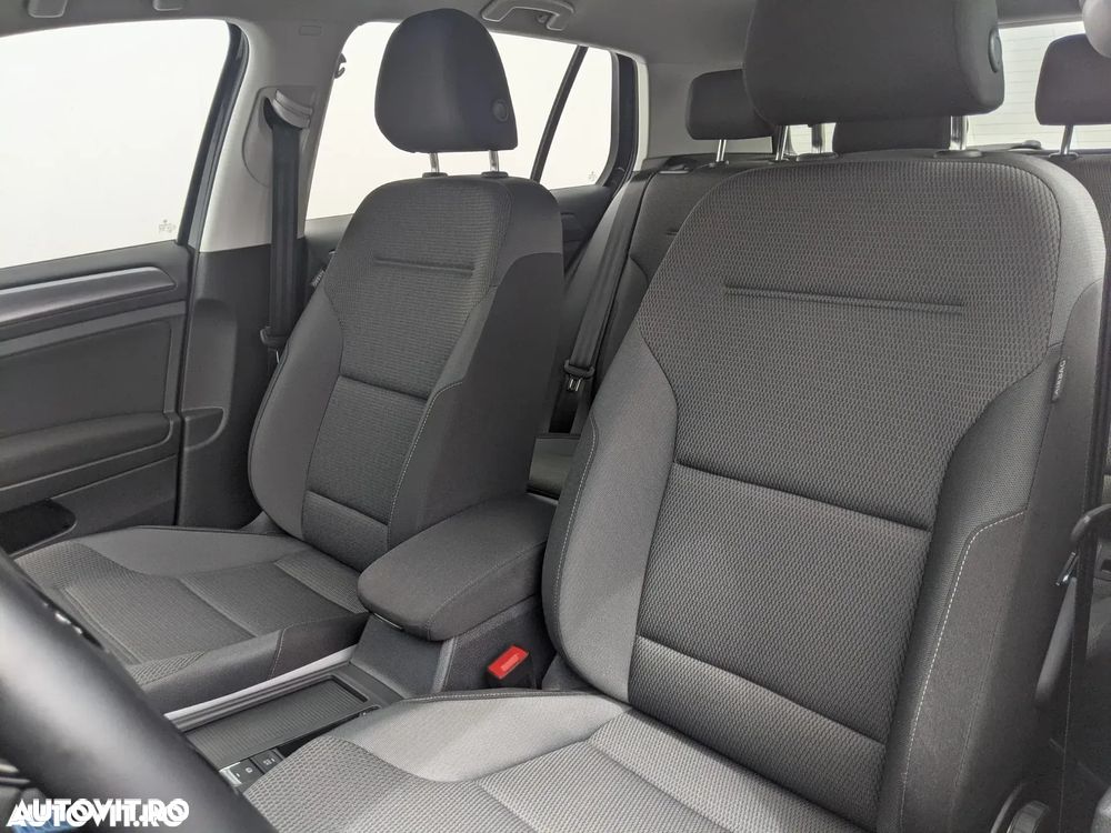 Volkswagen e-Golf - 14