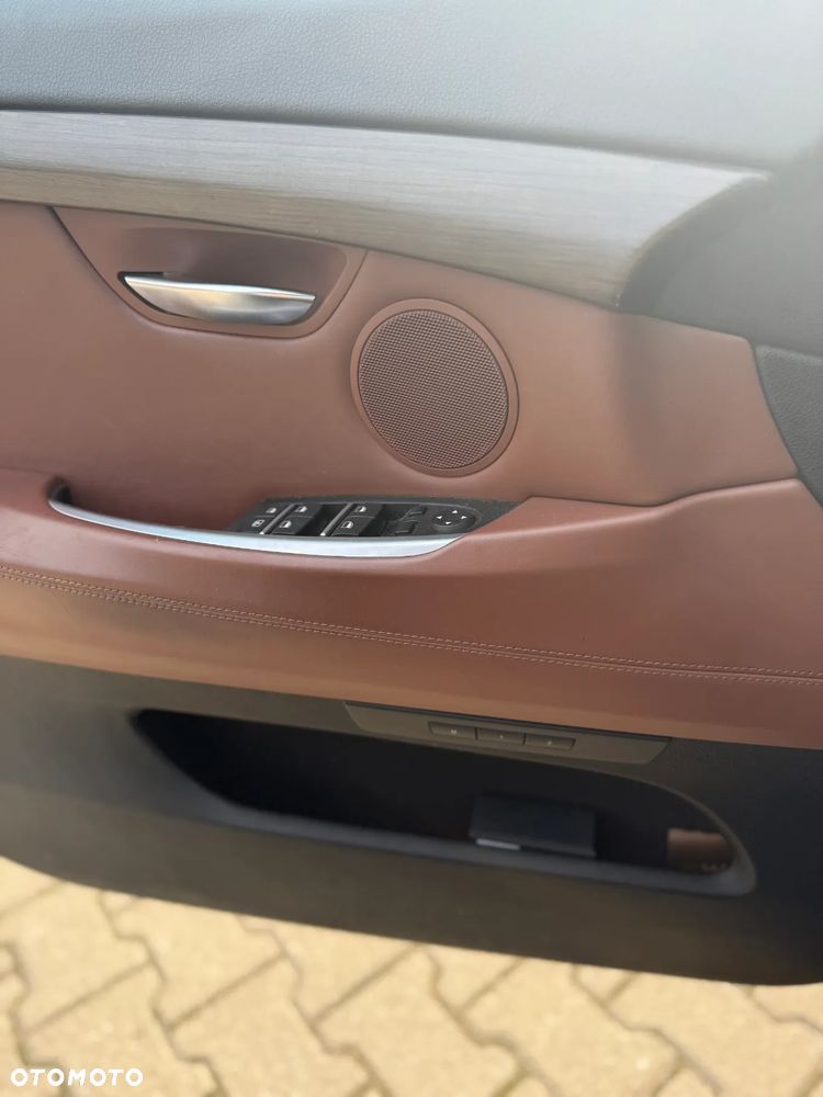 BMW Seria 5 530d xDrive - 22