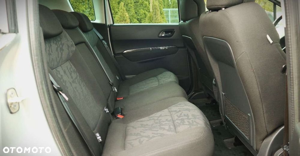 Peugeot 3008 1.6 THP Active - 18