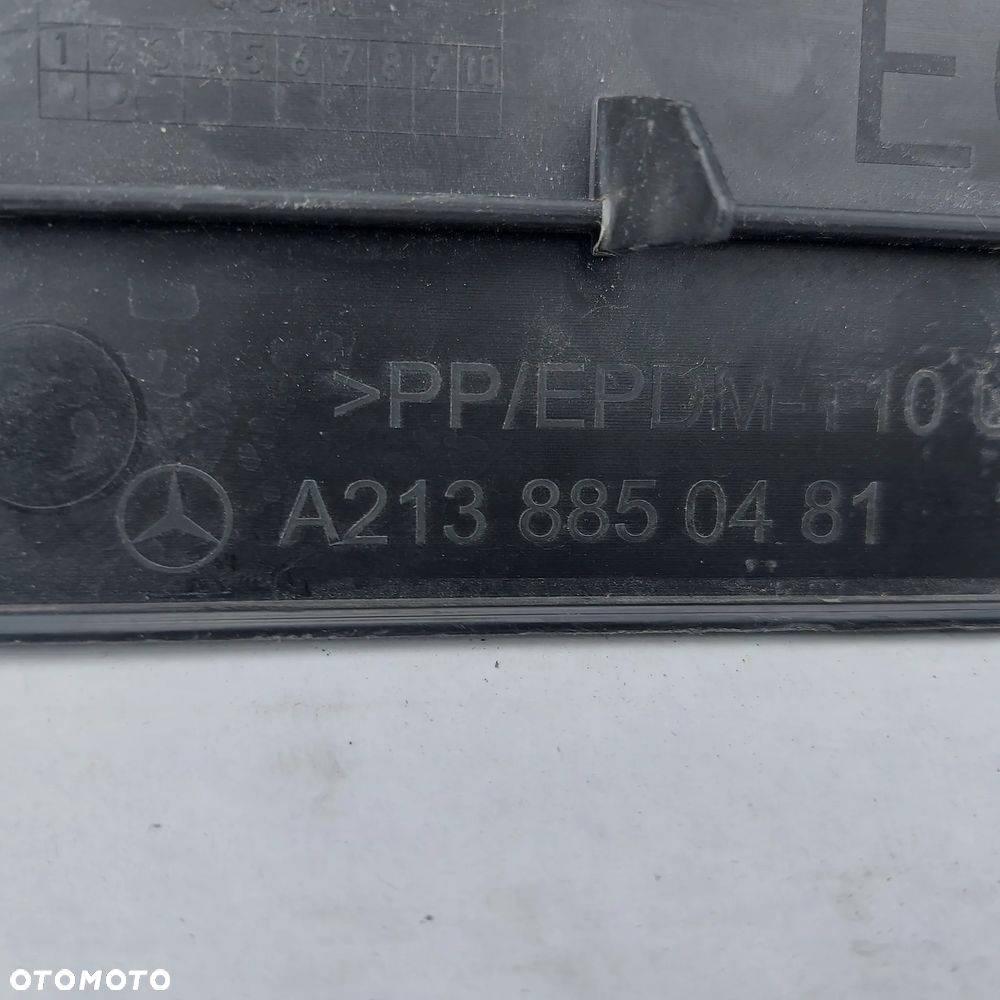 PODKLADKA POD TABLICE REJESTRACYJNA MERCEDES E W213 ORYGINAL DEMONTAZ 2138850481 - 4