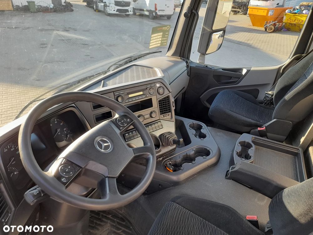 Kabina Mercedes Arocs Actros MP4 ClassicSpace S - 9