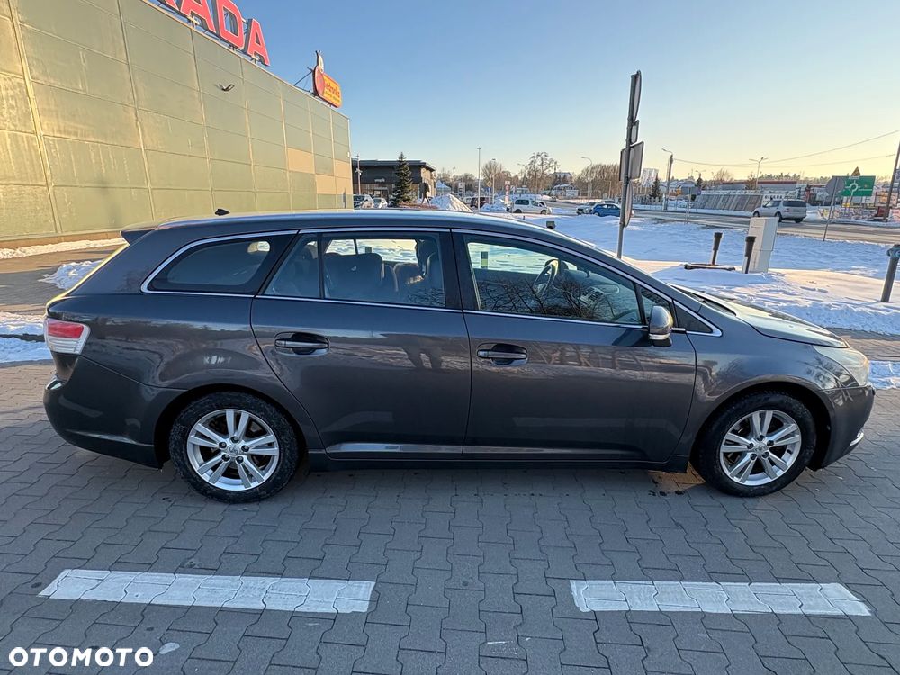 Toyota Avensis 1.8 Sol - 4