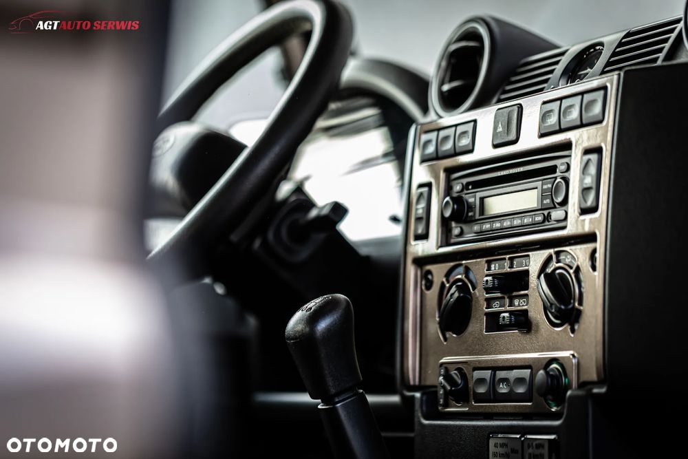 Land Rover Defender 90 2.4 TD4 SE - 27