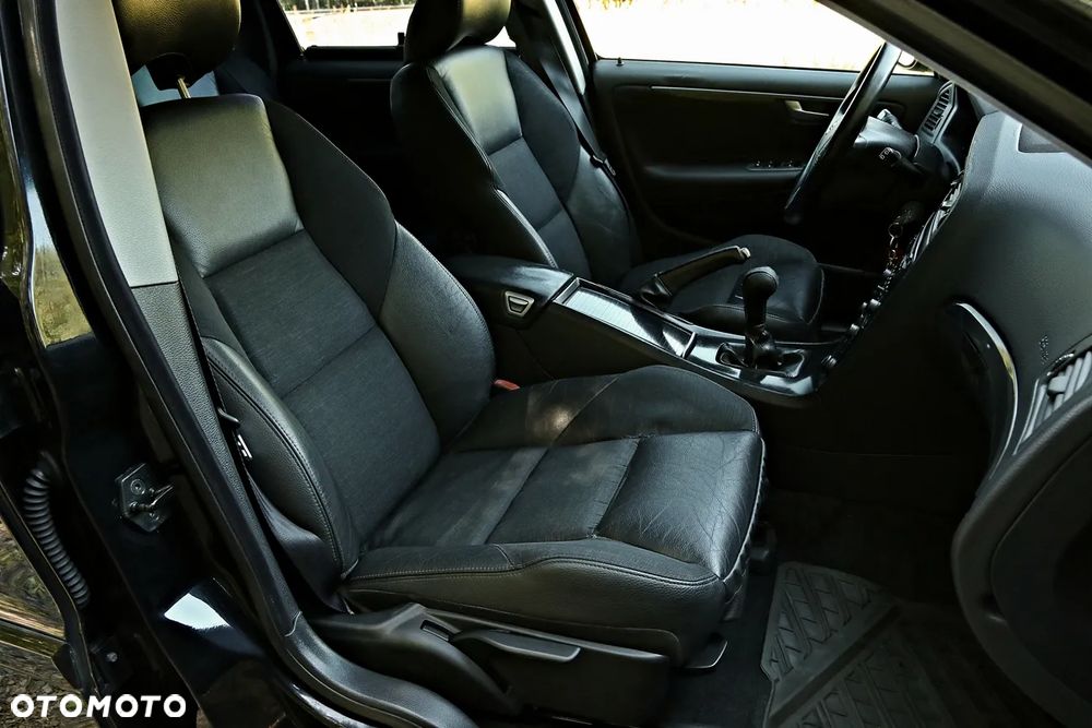 Volvo V70 2.4 D DPF Momentum - 31